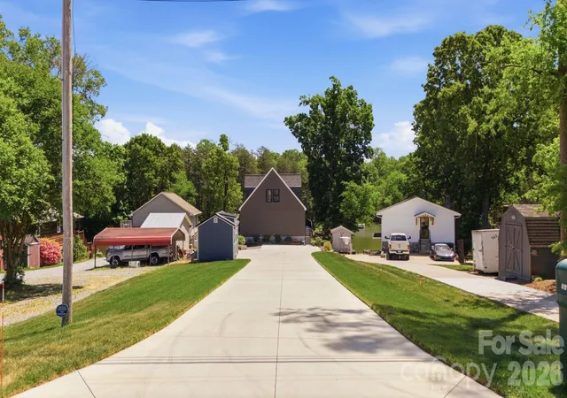 Photo 4 of Single family home for sale at 819 Hickory Point Dr, Lexington, NC 27292 | MLS# 4375539 | Listing updated on 2026-08-06