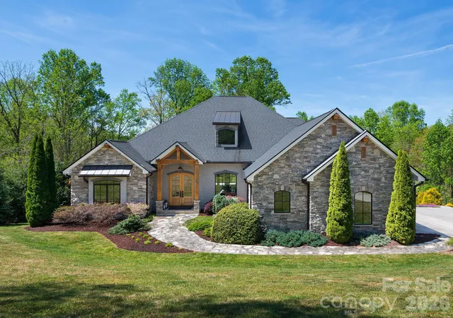 Photo 3 of Single family home for sale at 28 Falling Star Ct, Fletcher, NC 28732 | MLS# 4375570 | Listing updated on 2026-10-05
