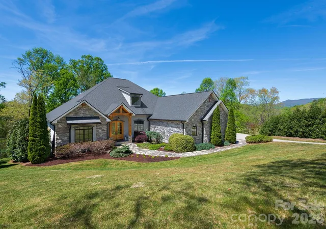 Photo 2 of Single family home for sale at 28 Falling Star Ct, Fletcher, NC 28732 | MLS# 4375570 | Listing updated on 2026-10-05