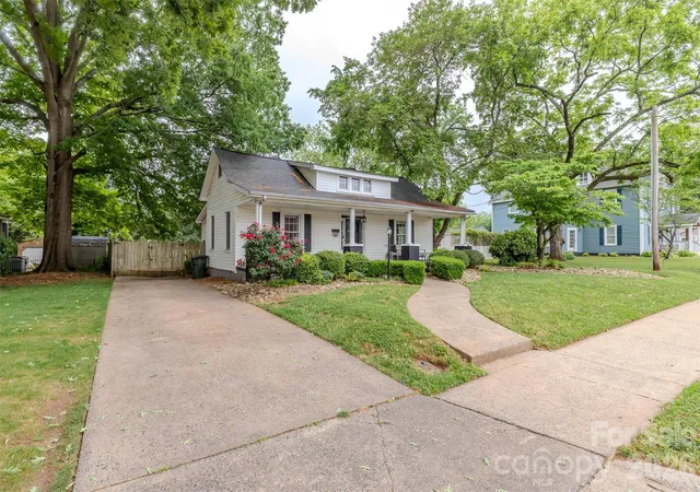 image of 505 W Mountain St, Kings Mountain, NC 28086 | MLS# 4375572
