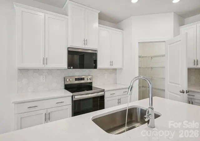 5th image of 2088 Sunflower Cir, Newton, NC 28658 | MLS# 4375590