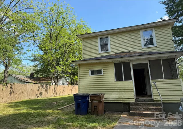 Homes for sale in Lincolnton, NC | 1101 E Pine St, Lincolnton, NC 28092 | MLS# 4375596