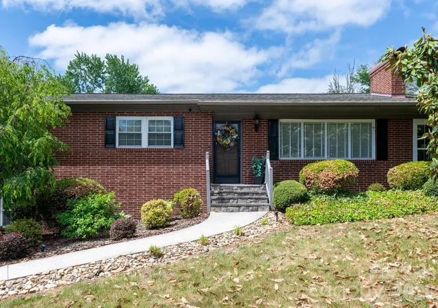 2nd image of 1818 Hickory Blvd Sw, Lenoir, NC 28645 | MLS# 4375626