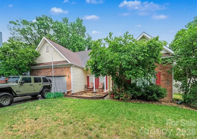 Homes for sale in Charlotte, NC | 12310 Panthersville Dr, Charlotte, NC 28269 | MLS# 4375642