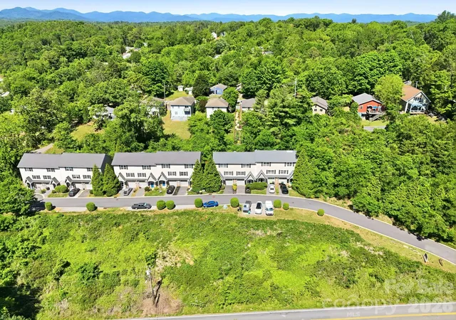 3rd image of 5 Terrace Ct, Asheville, NC 28804 | MLS# 4375650
