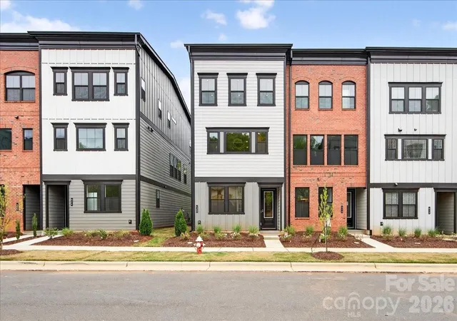 Photo 2 of Townhouse for sale at 420 Old Town Village Rd, Waxhaw, NC 28173 | MLS# 4375693 | Listing updated on 2026-09-24