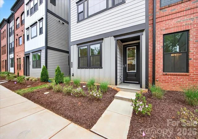 Photo 3 of Townhouse for sale at 420 Old Town Village Rd, Waxhaw, NC 28173 | MLS# 4375693 | Listing updated on 2026-09-24