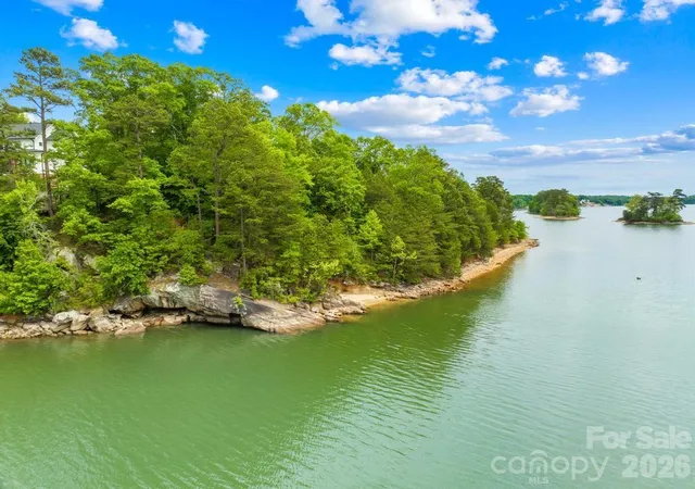 2nd image of 272 S Harbor Watch Dr, Statesville, NC 28677 | MLS# 4375705