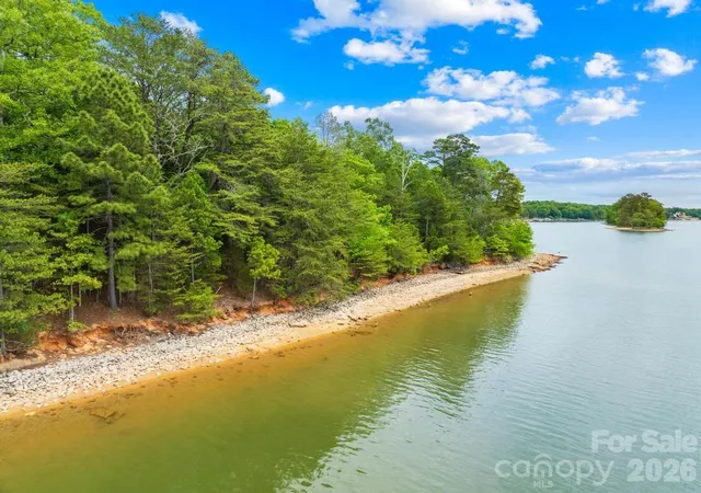 5th image of 272 S Harbor Watch Dr, Statesville, NC 28677 | MLS# 4375705