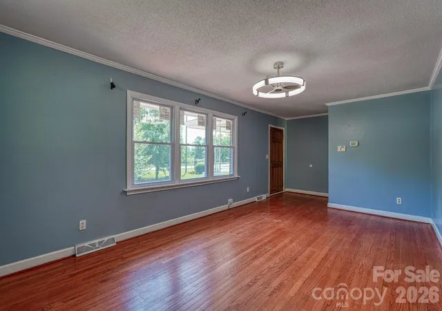 Homes for sale in Hendersonville, NC | 509 Brookside Camp Rd, Hendersonville, NC 28792 | MLS# 4375720
