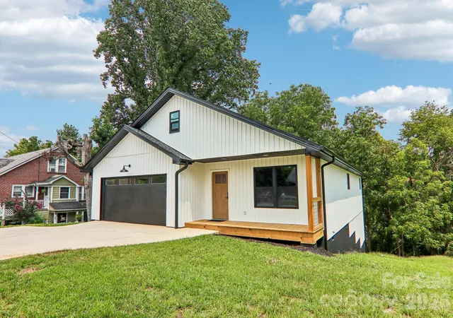 2nd image of 140 N Main St, Mars Hill, NC 28754 | MLS# 4375742