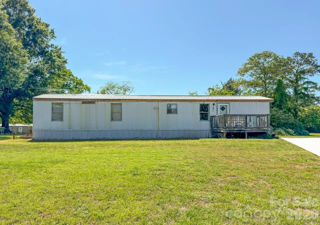 Photo 1 of Multi family home for sale at 142 & 146 Delaware Rd, Statesville, NC 28625 | MLS# 4375747 | Listing updated on 2026-08-25