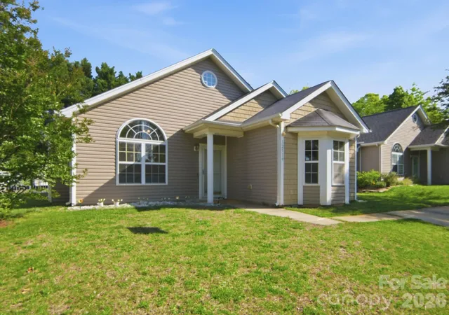 Photo 2 of Single family home for sale at 12519 Twelvetrees Ln, Huntersville, NC 28078 | MLS# 4375770 | Listing updated on 2026-09-19