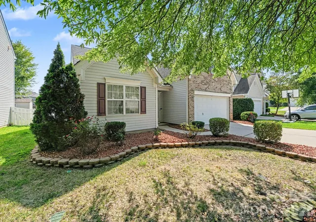 Photo 2 of Single family home for sale at 1274 Emory Ln Nw, Concord, NC 28027 | MLS# 4375773 | Listing updated on 2026-09-16