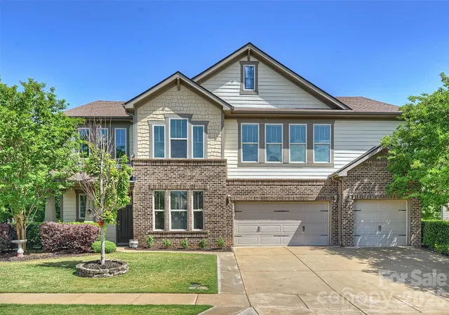 Photo 2 of Single family home for sale at 819 Tyne Dr, Fort Mill, SC 29715 | MLS# 4375849 | Listing updated on 2026-09-08