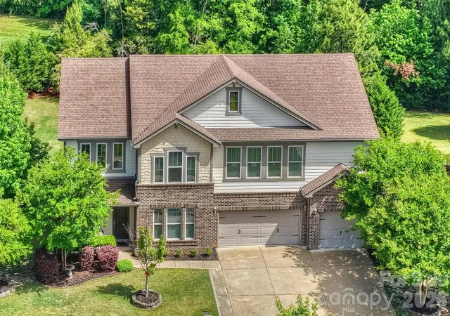 Photo 1 of Single family home for sale at 819 Tyne Dr, Fort Mill, SC 29715 | MLS# 4375849 | Listing updated on 2026-09-08
