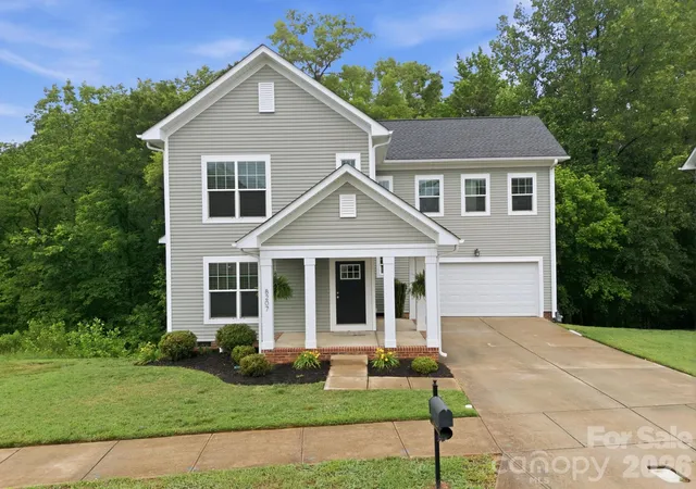 Photo 1 of Single family home for sale at 8207 Dumphries Dr, Huntersville, NC 28078 | MLS# 4375881 | Listing updated on 2026-09-17