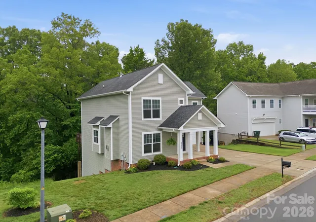 Photo 3 of Single family home for sale at 8207 Dumphries Dr, Huntersville, NC 28078 | MLS# 4375881 | Listing updated on 2026-09-17
