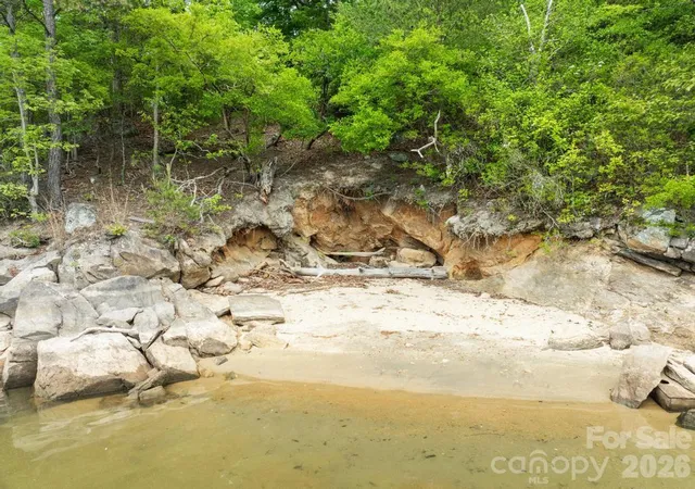5th image of 268 S Harbor Watch Dr, Statesville, NC 28677 | MLS# 4375882