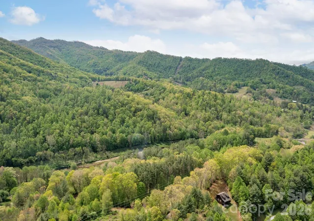 Homes for sale in Burnsville, NC | 93 Horse Ring Dr, Burnsville, NC 28714 | MLS# 4375904