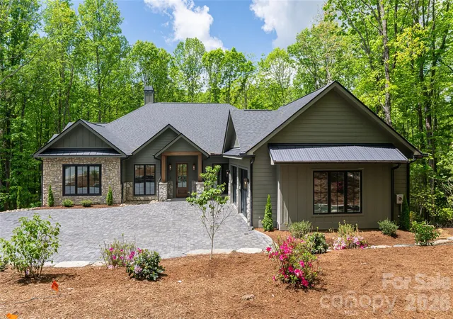 Photo 1 of Single family home for sale at 99 Little Cherokee Ridge, Hendersonville, NC 28739 | MLS# 4375910 | Listing updated on 2026-09-20