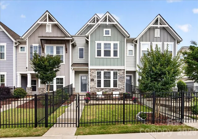 1st image of 2510 Lydia Ave, Charlotte, NC 28205 | MLS# 4375912