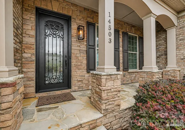 Photo 3 of Single family home for sale at 14503 Crest Ct, Charlotte, NC 28278 | MLS# 4375931 | Listing updated on 2026-08-28