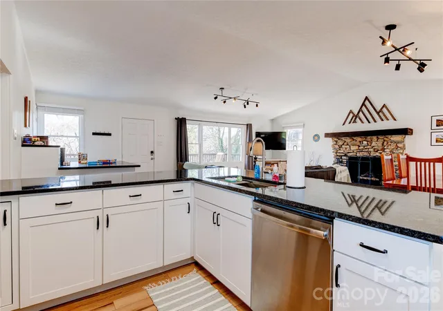 5th image of 208 Altamahaw Ave, Black Mountain, NC 28711 | MLS# 4375940