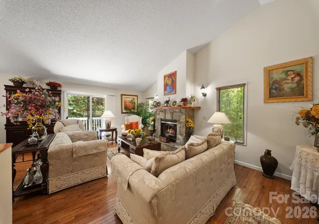 Photo 4 of Single family home for sale at 16 Zachary Ridge Rd, Asheville, NC 28804 | MLS# 4376001 | Listing updated on 2026-09-06