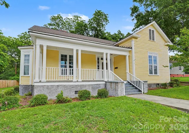 1st image of 305 N White St, Lancaster, SC 29720 | MLS# 4376027