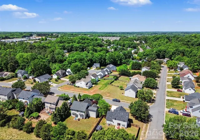 Homes for sale in Charlotte, NC | 13493 Willow Falls Rd, Charlotte, NC 28215 | MLS# 4376045