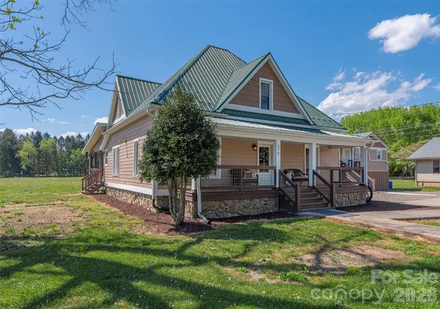 1st image of 274 Charles St, Clyde, NC 28721 | MLS# 4376057