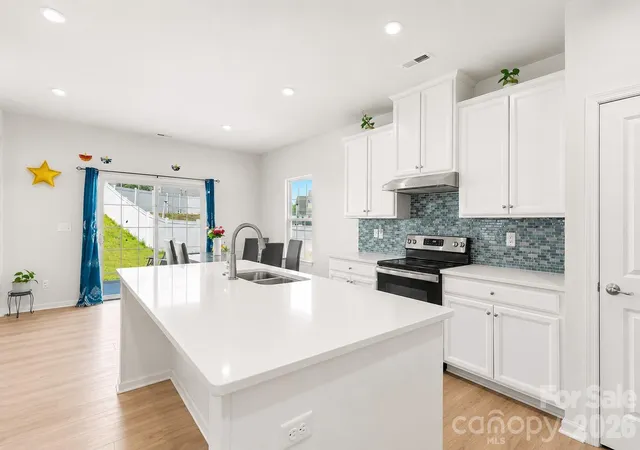 3rd image of 3243 Streamside Dr, Davidson, NC 28036 | MLS# 4376065