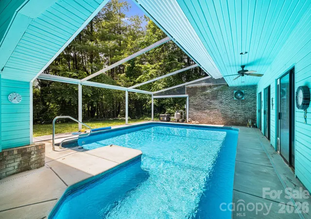 4th image of 11 Beaumont Dr, Hendersonville, NC 28739 | MLS# 4376069