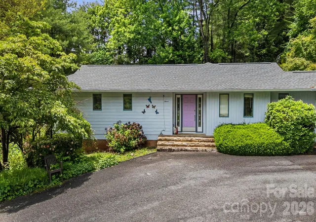 48th image of 11 Beaumont Dr, Hendersonville, NC 28739 | MLS# 4376069
