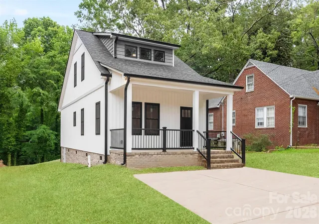 Homes for sale in Albemarle, NC | 392 Park Rd, Albemarle, NC 28001 | MLS# 4376170