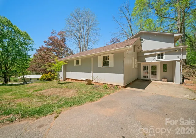 Photo 2 of Single family home for sale at 290 Hookers Gap Rd, Candler, NC 28715 | MLS# 4376195 | Listing updated on 2026-05-16