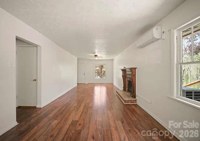 Photo 4 of Single family home for sale at 290 Hookers Gap Rd, Candler, NC 28715 | MLS# 4376195 | Listing updated on 2026-05-16