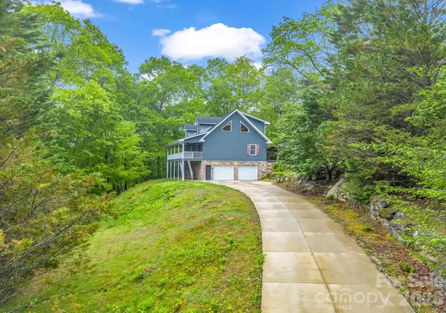 Photo 2 of Single family home for sale at 180 Canaday Dr, Brevard, NC 28712 | MLS# 4376218 | Listing updated on 2026-09-05