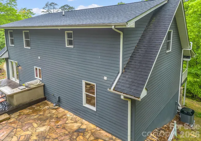 Photo 3 of Single family home for sale at 180 Canaday Dr, Brevard, NC 28712 | MLS# 4376218 | Listing updated on 2026-10-20