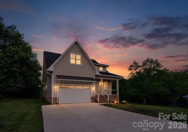 Homes for sale in Kings Mountain, NC | 102 Starmount Dr, Kings Mountain, NC 28086 | MLS# 4376237