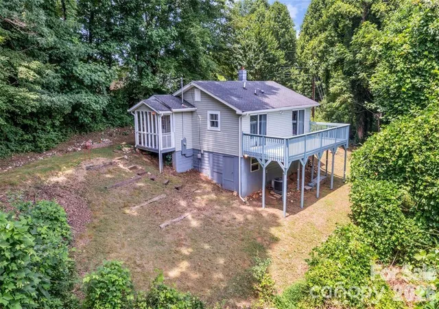 Photo 1 of Single family home for sale at 83 E View St, Marion, NC 28752 | MLS# 4376299 | Listing updated on 2026-08-24
