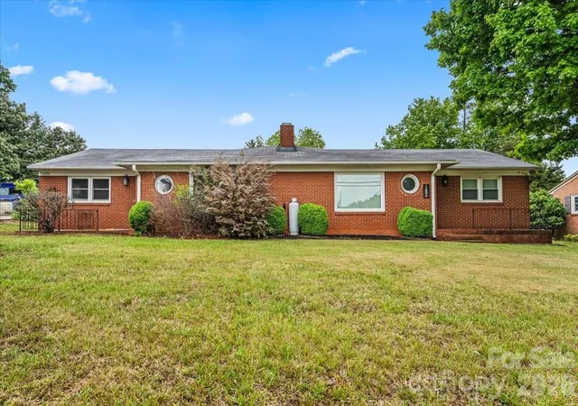1st image of 1204 W Fifth Ave, Lexington, NC 27295 | MLS# 4376307
