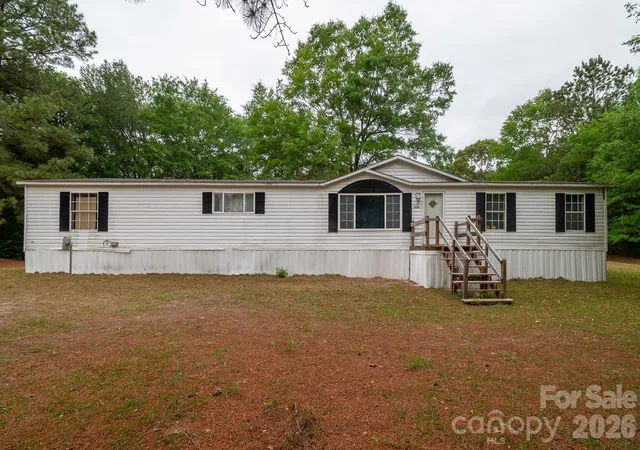 Photo 2 of Single family home for sale at 3133 Magnolia Rd, Bennettsville, SC 29512 | MLS# 4376342 | Listing updated on 2026-07-29