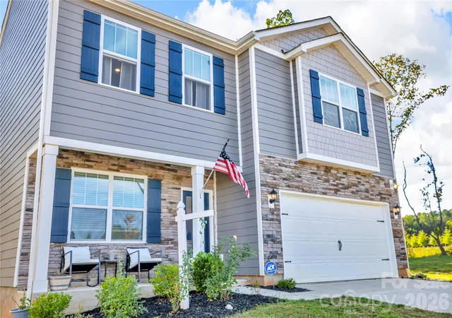 Photo 3 of Single family home for sale at 118 N Hill Ln, Troutman, NC 28166 | MLS# 4376345 | Listing updated on 2026-09-28