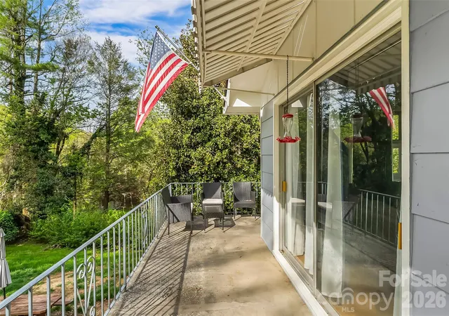 3rd image of 98 Limberlost Dr, Hendersonville, NC 28739 | MLS# 4376347