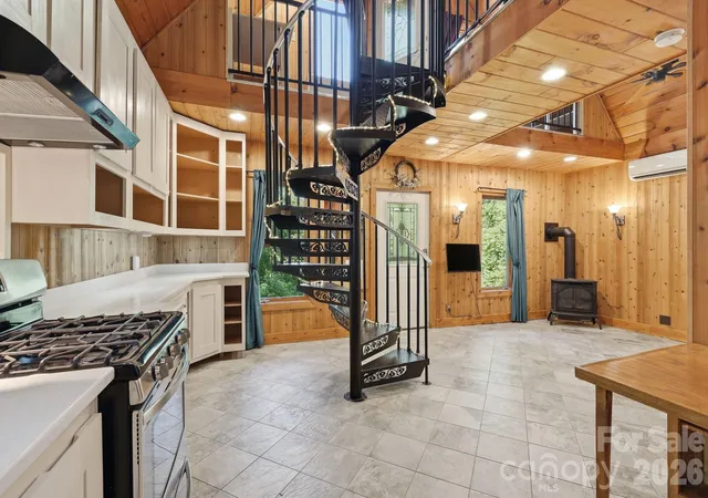 4th image of 98 Sparkling Springs Rd, Fairview, NC 28730 | MLS# 4376359