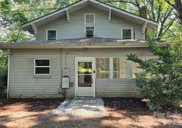 Photo 4 of Single family home for sale at 804 Emmanuel Church Rd, Conover, NC 28613 | MLS# 4376376 | Listing updated on 2026-09-03