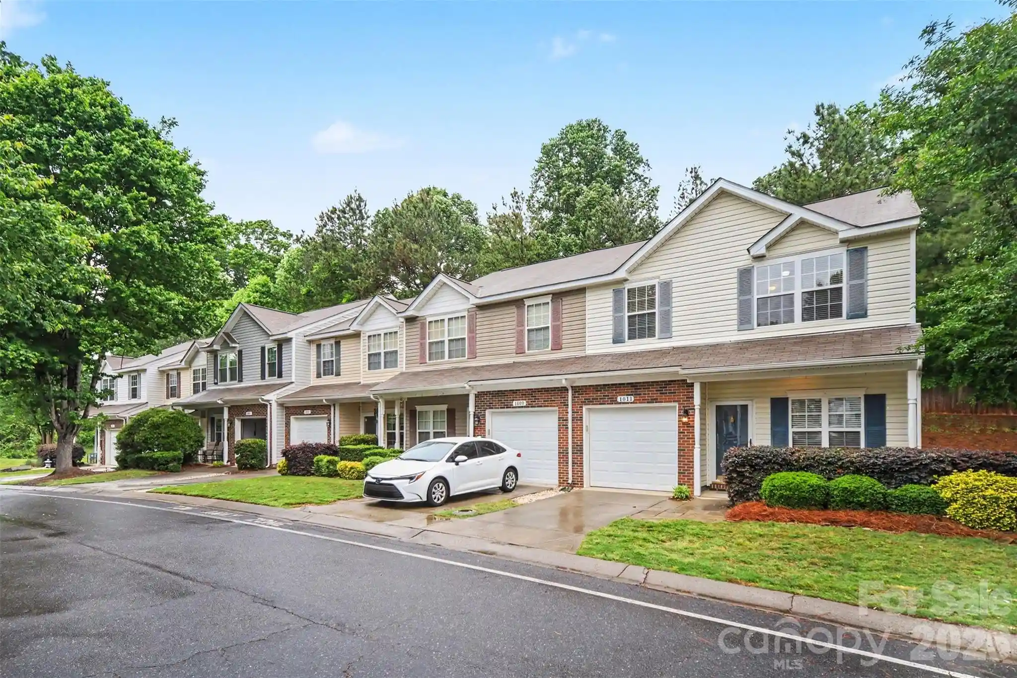Listing Photo 2 - Condo for sale in 1011 Silver Springs Rd located at 1011 Silver Springs Rd, Fort Mill, SC 29715 - Unit 1011 Silver Springs Rd