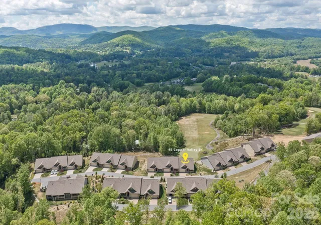Homes for sale in Hendersonville, NC | 96 Copper Valley Ln, Hendersonville, NC 28739 | MLS# 4376477
